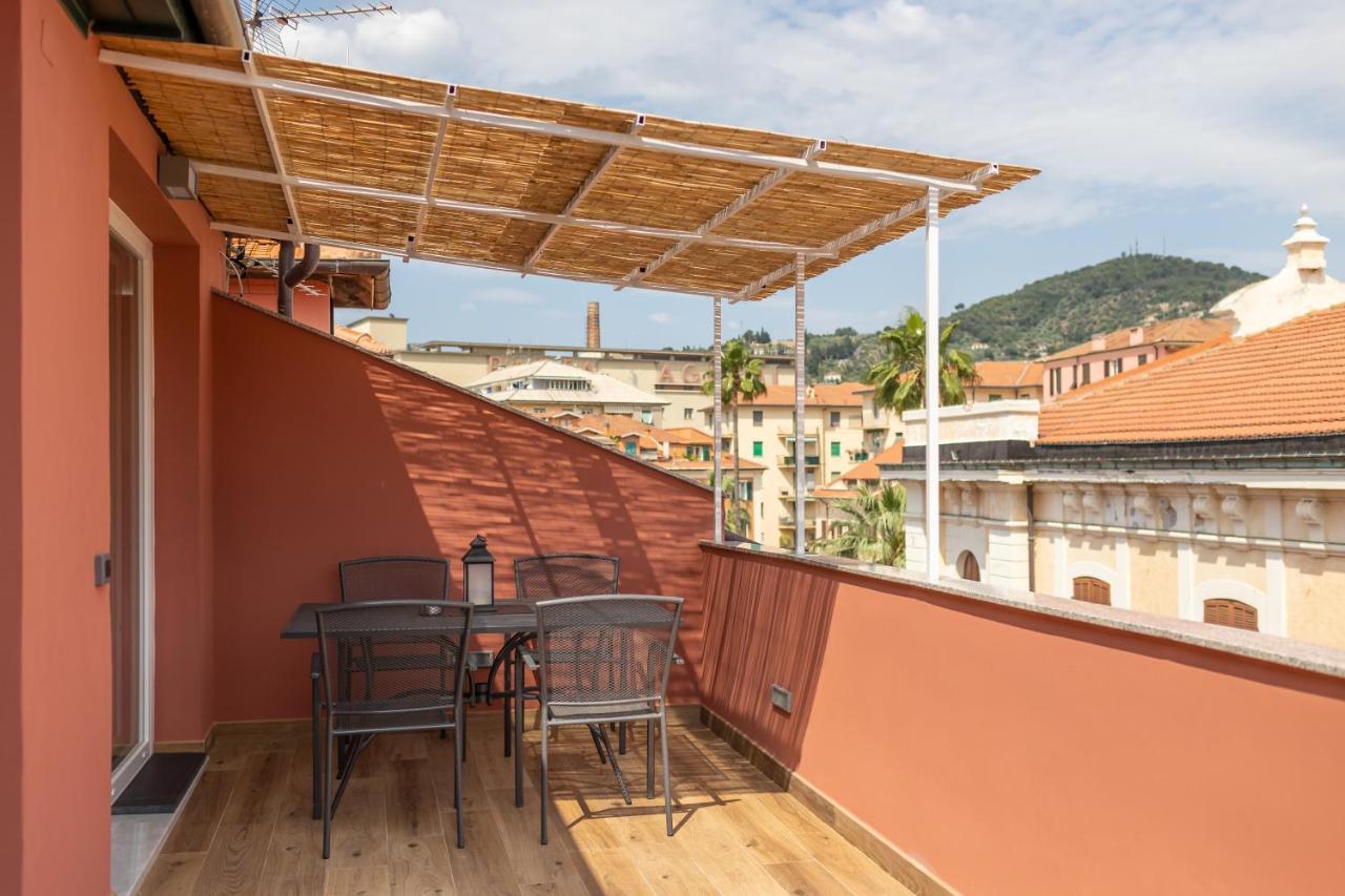 Casa Vacanza " La Rosa " Imperia Liguria מראה חיצוני תמונה