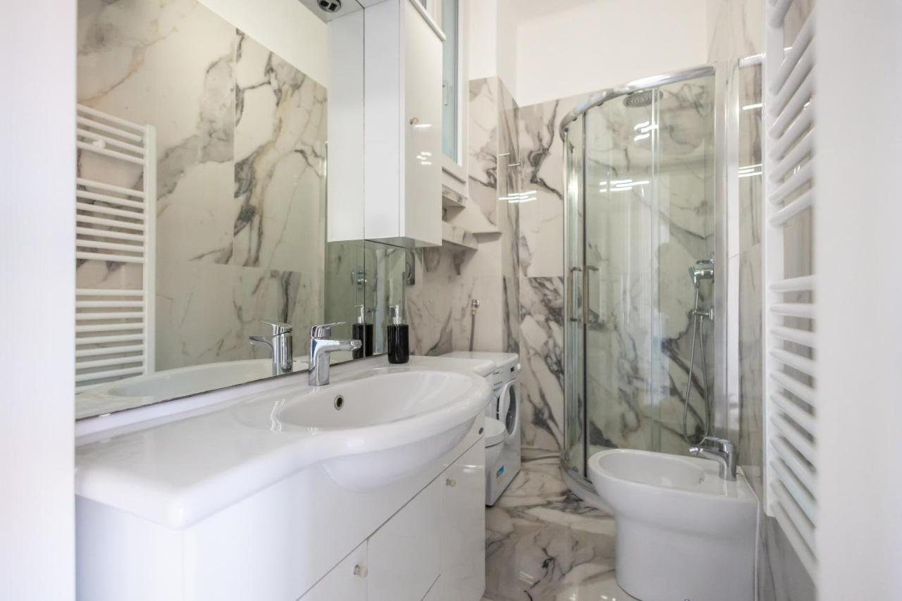 Casa Vacanza " La Rosa " Imperia Liguria מראה חיצוני תמונה