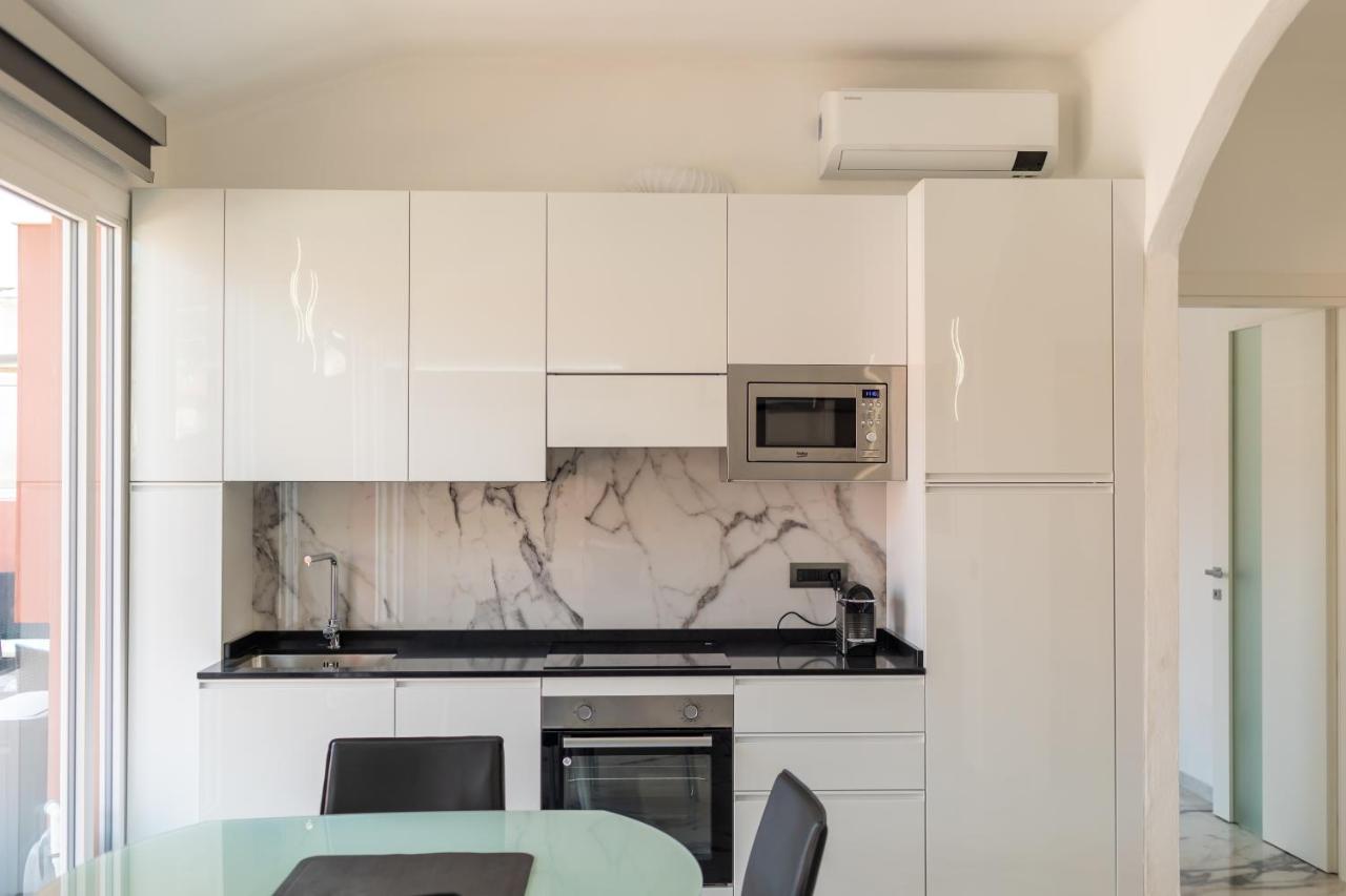 Casa Vacanza " La Rosa " Imperia Liguria מראה חיצוני תמונה