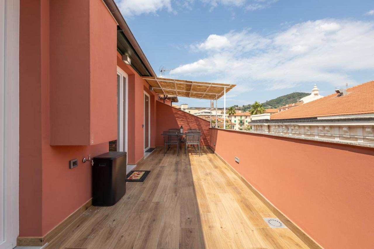 Casa Vacanza " La Rosa " Imperia Liguria מראה חיצוני תמונה
