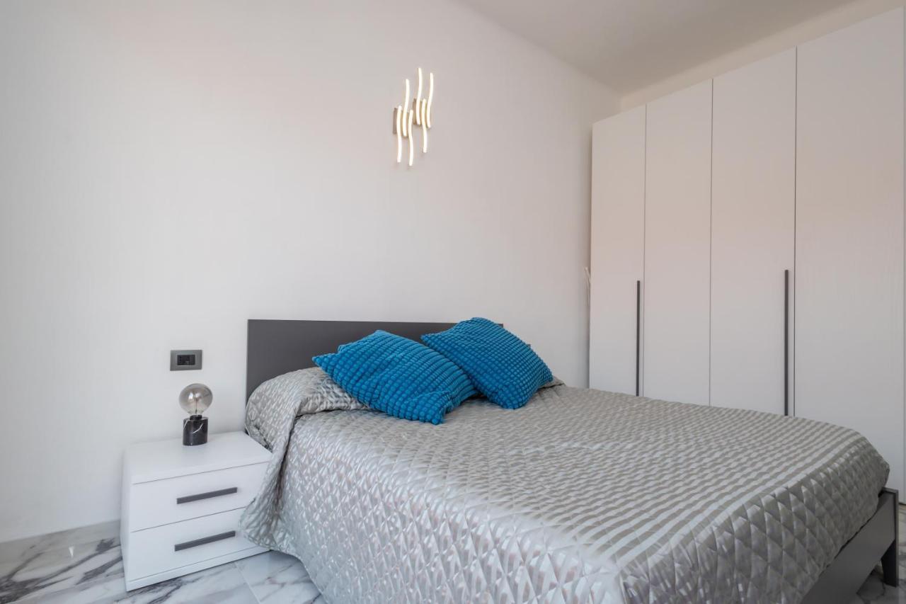 Casa Vacanza " La Rosa " Imperia Liguria מראה חיצוני תמונה