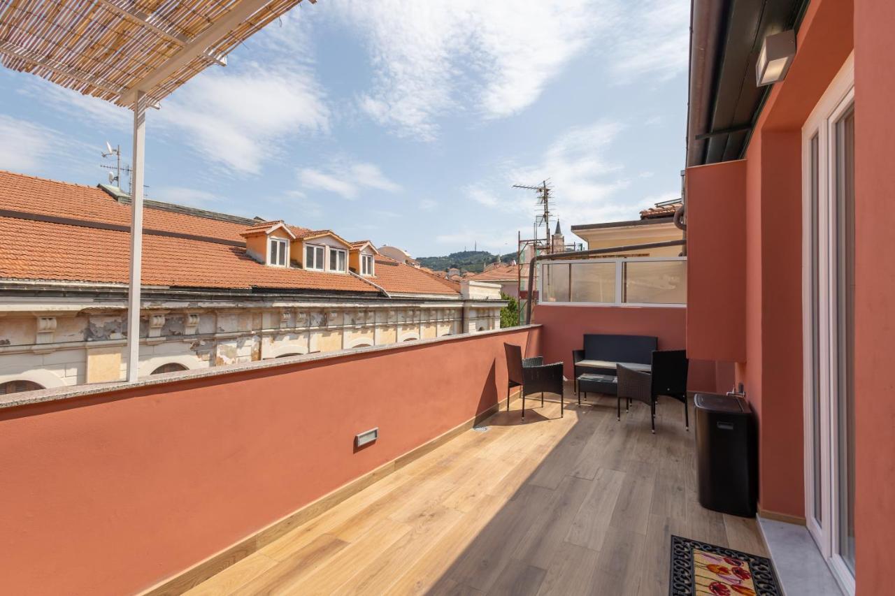Casa Vacanza " La Rosa " Imperia Liguria מראה חיצוני תמונה